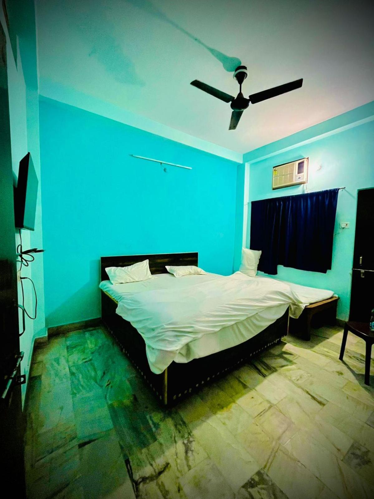 Hotel Sharad - Varanasi — Photos 1